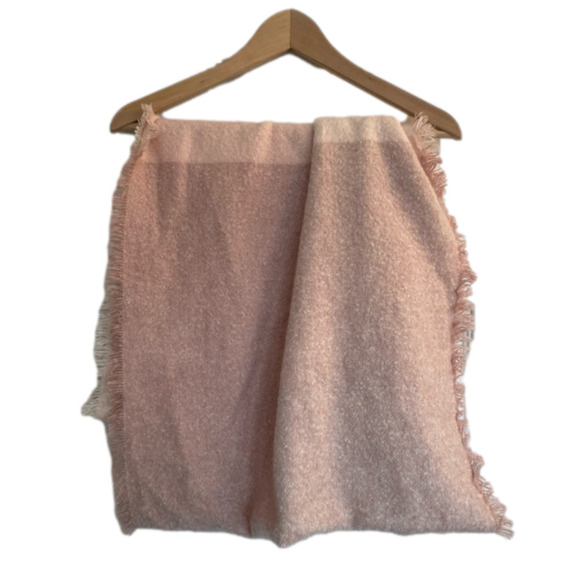 LOFT Women’s Infinity Scarf Soft Cozy Fall Winter with Fringe Scarf Pink Cream - Picture 1 of 2